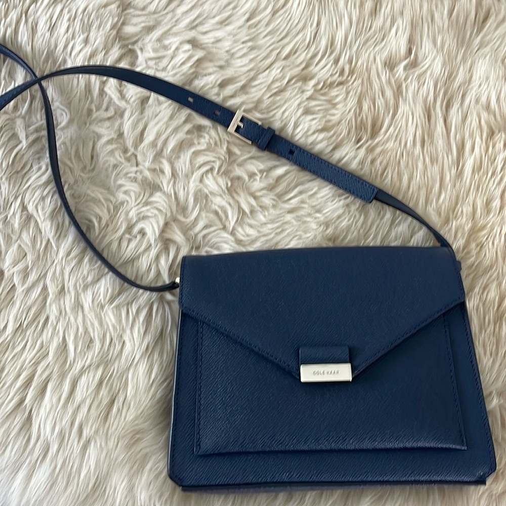 NWOT Cole Haan navy blue crossbody. Excellent condition, never used